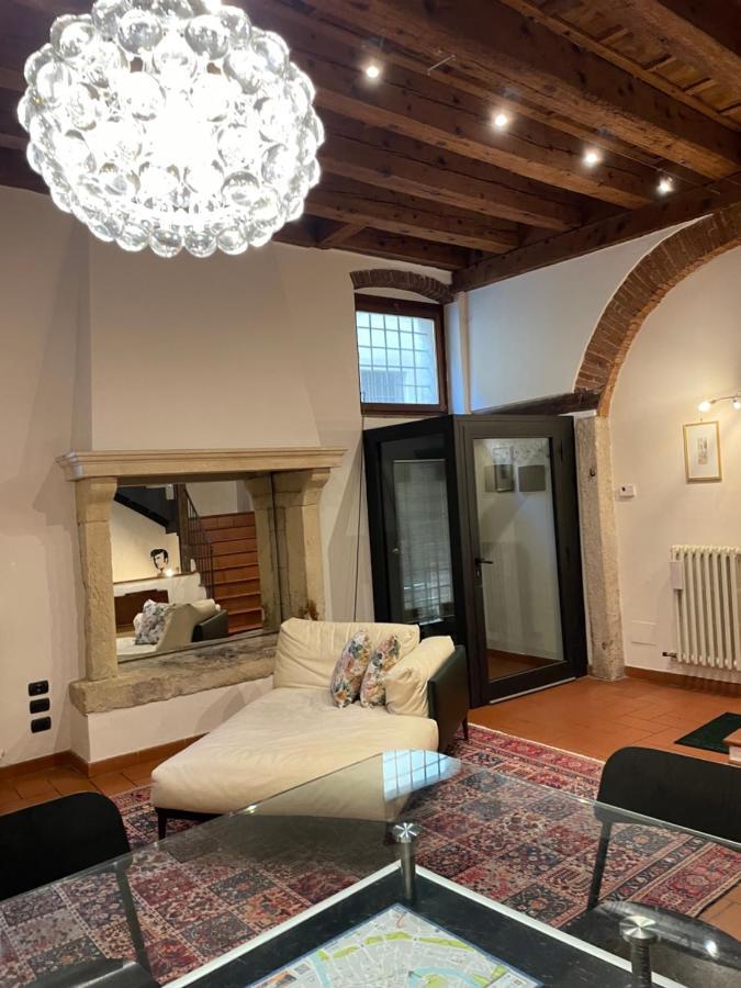 Loft Ponte Pietra Villa เวโรนา ภายนอก รูปภาพ